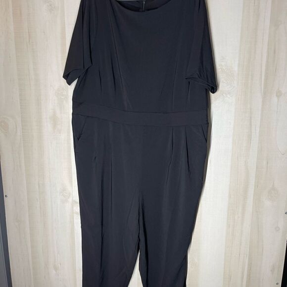 Torrid new black crepe romper jumpsuit short sleeve boat neck, size 22 - Picture 6 of 16
